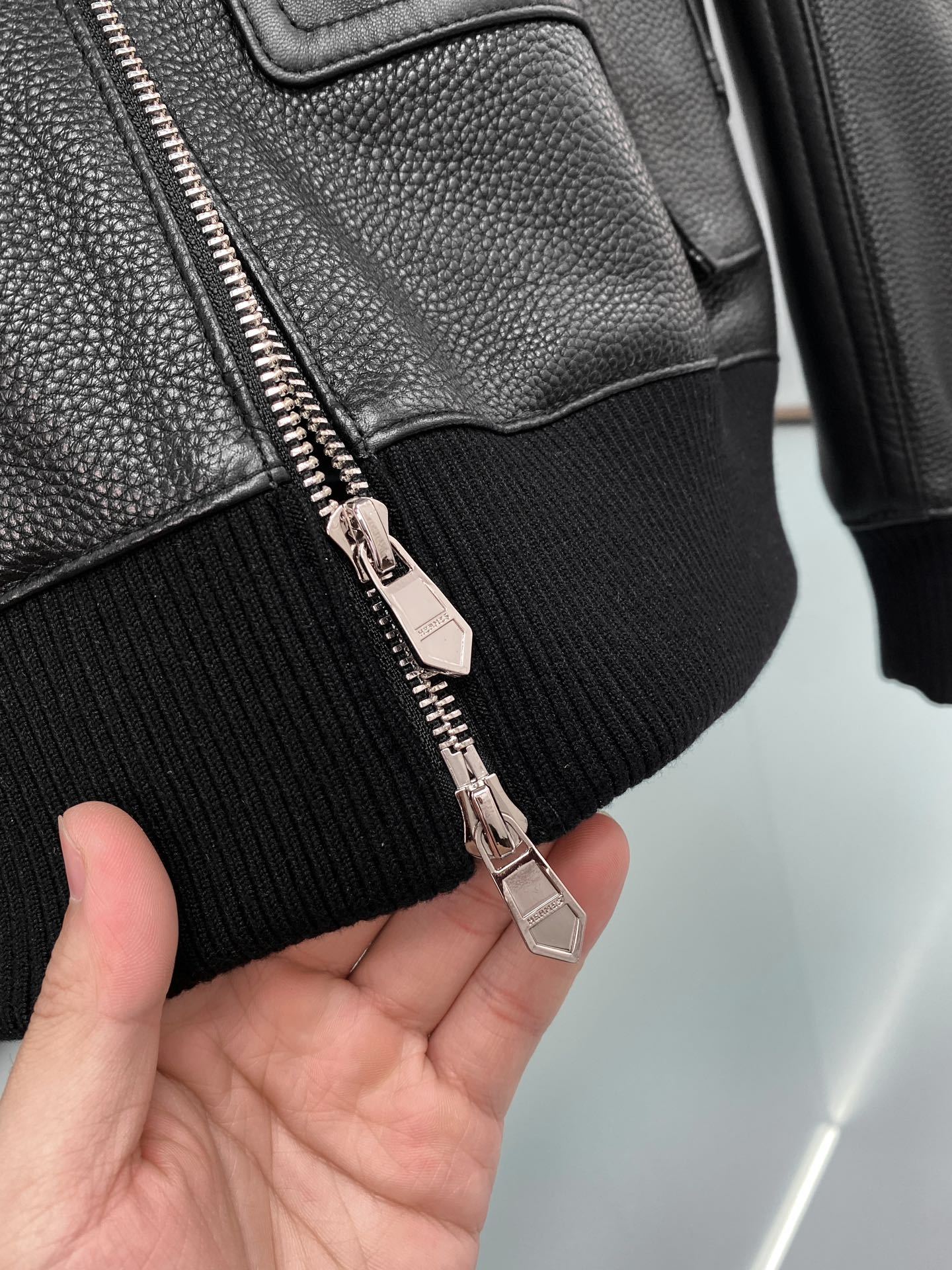 エルメス「Hermès」 ヴェリーヌ カルフスキン アーカイブ スタンドカラー メンズ ジャケット