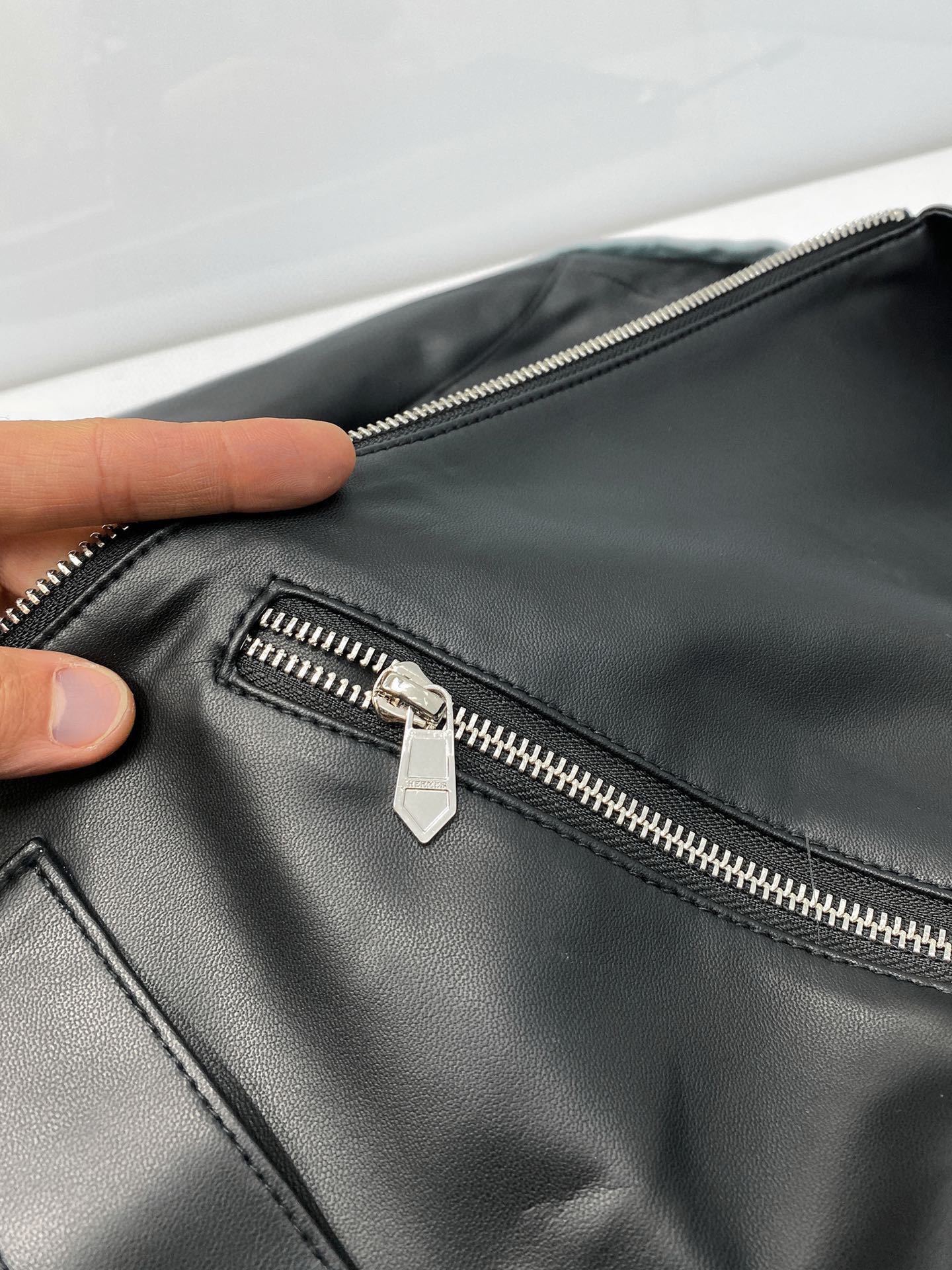 エルメス「Hermès」レザー&ファブリック パネル ジップ ジャケット