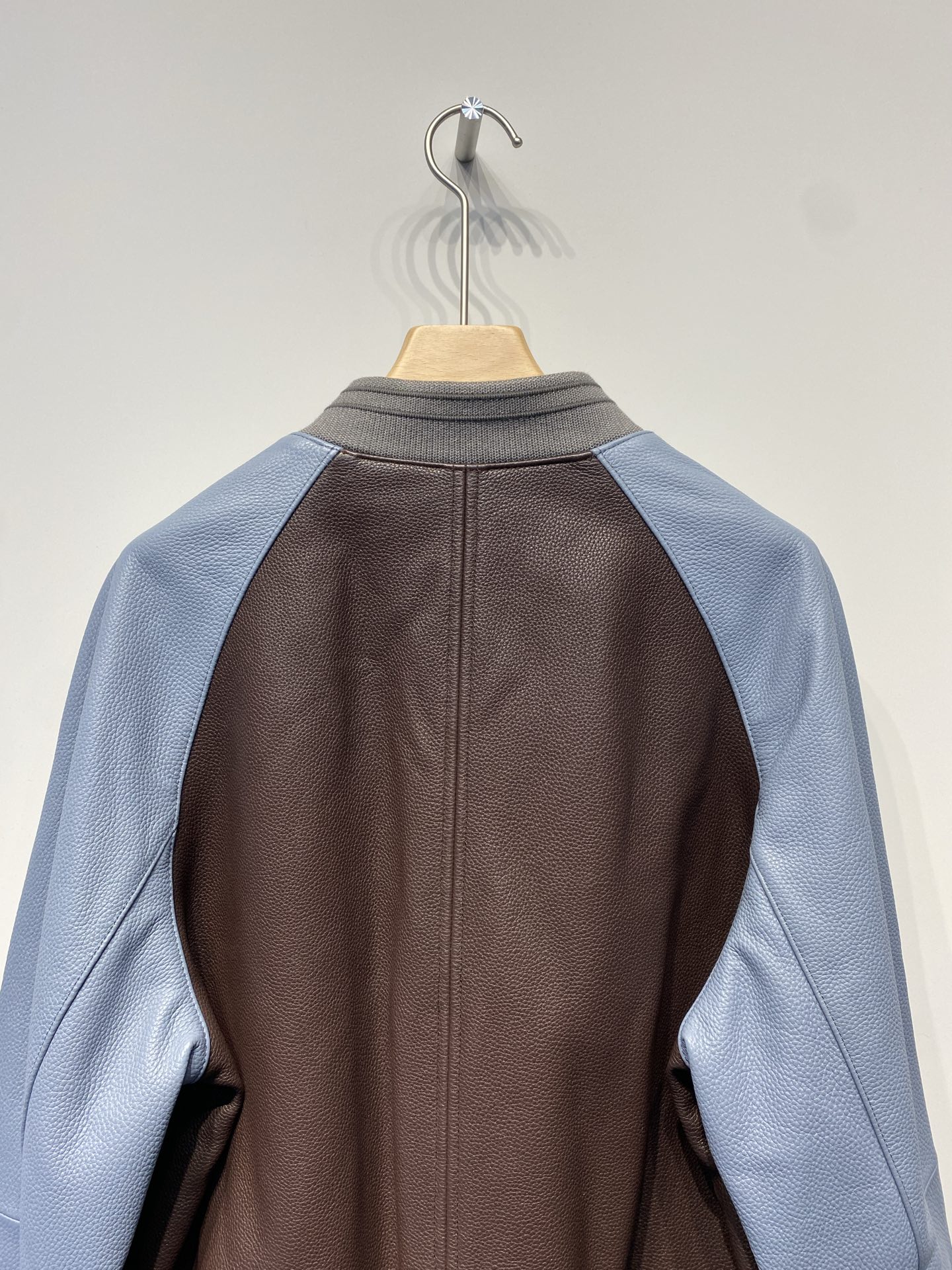 エルメス「Hermès」アーリー オータム ベースボール レザー ジャケット