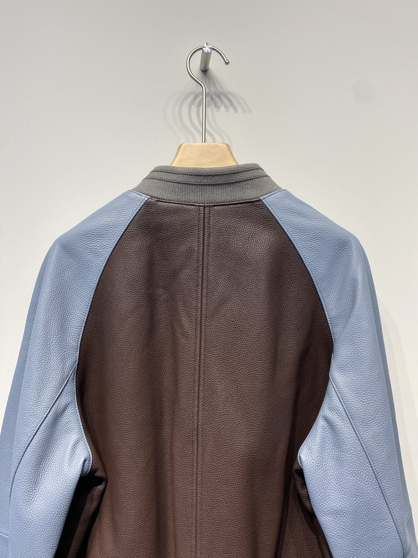 エルメス「Hermès」アーリー オータム ベースボール レザー ジャケット