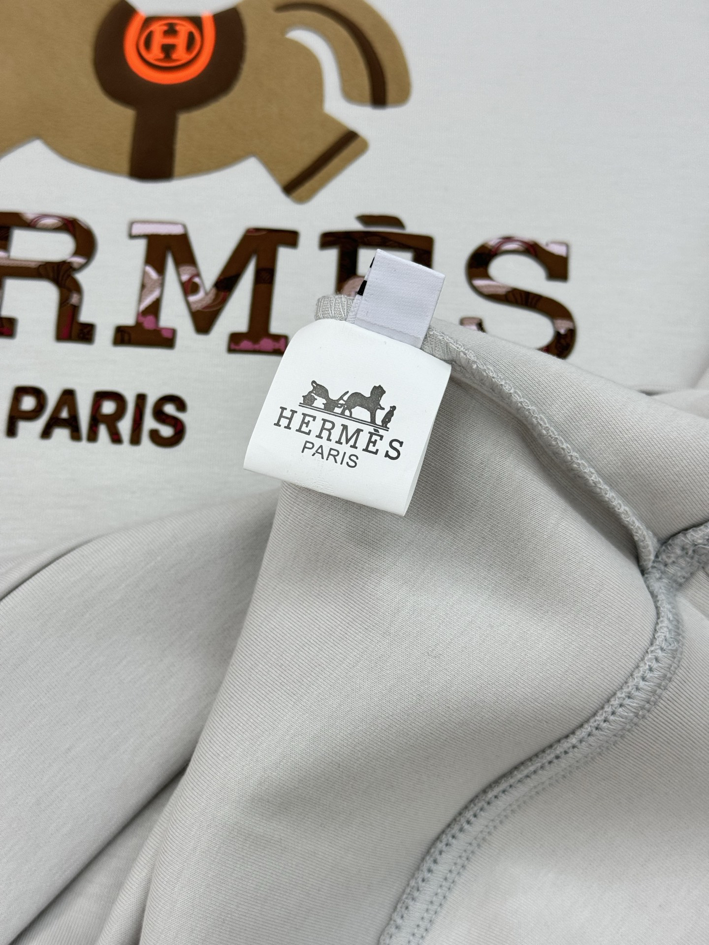 エルメス「Hermès」PARIS エンブロイダリー フーディッド スウェットシャツ