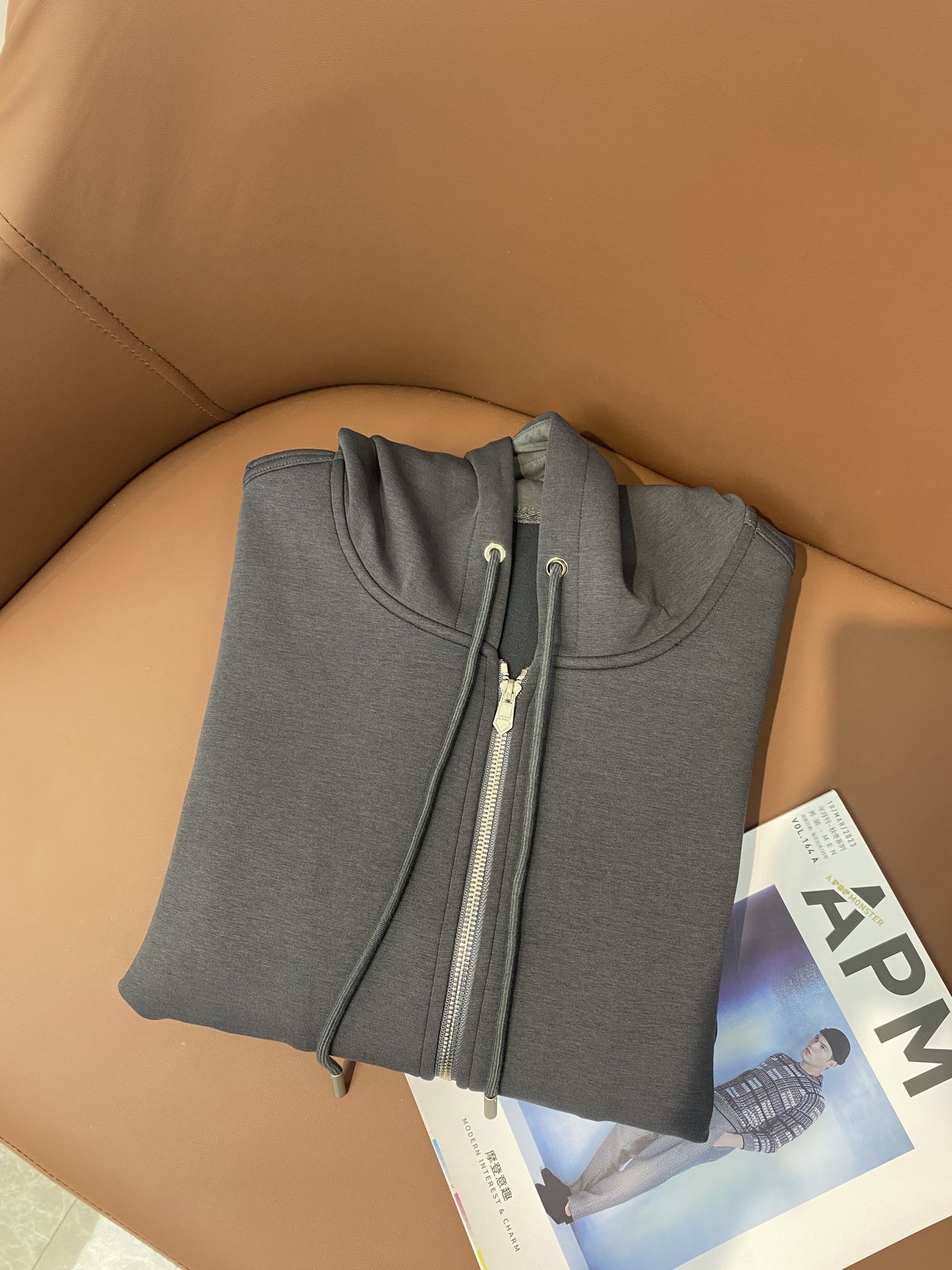 エルメス「Hermès」アプリケ スラウチショルダー パーカー