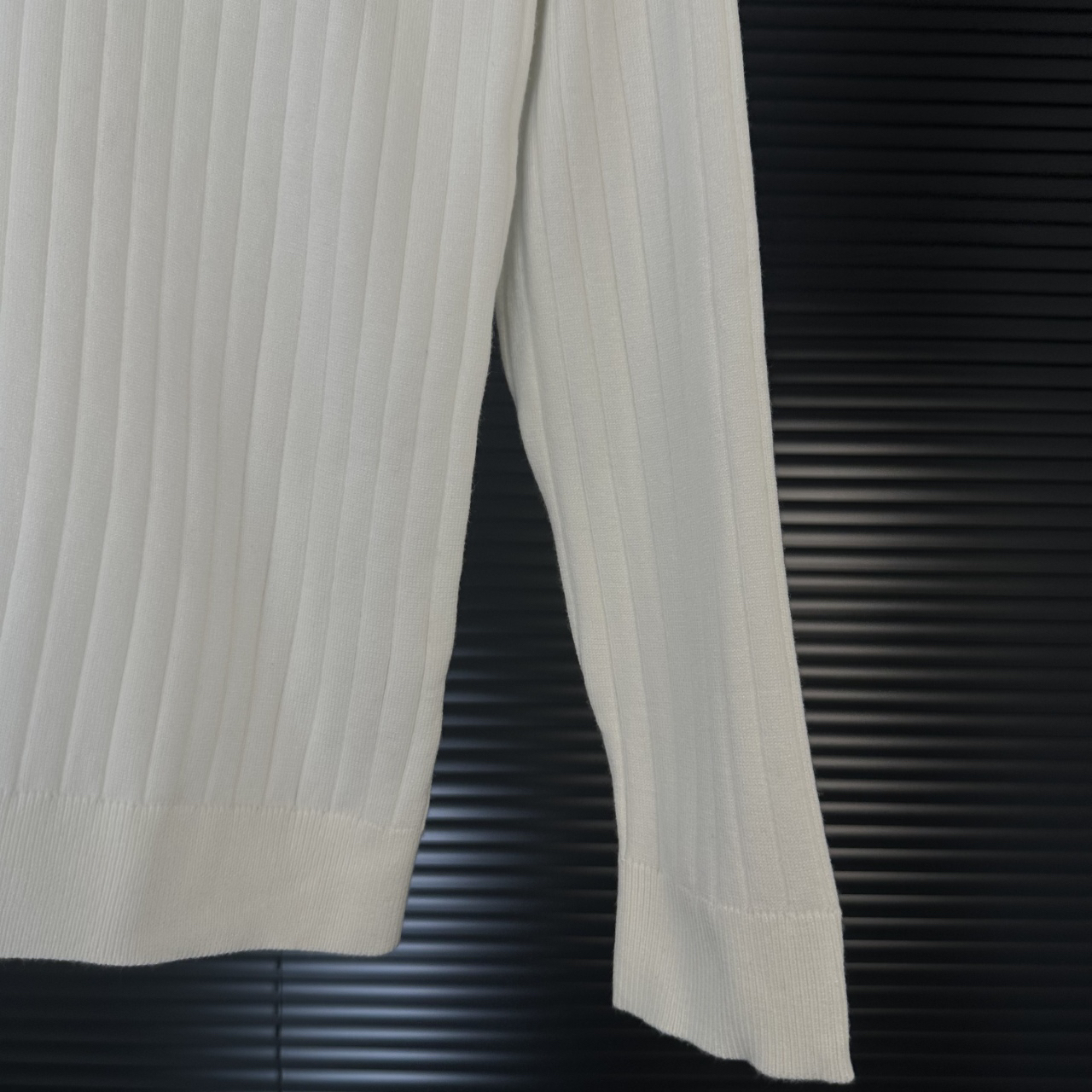 エルメス「Hermès」2025 オートン/ウィンター コントラストカラー ポロシャツ