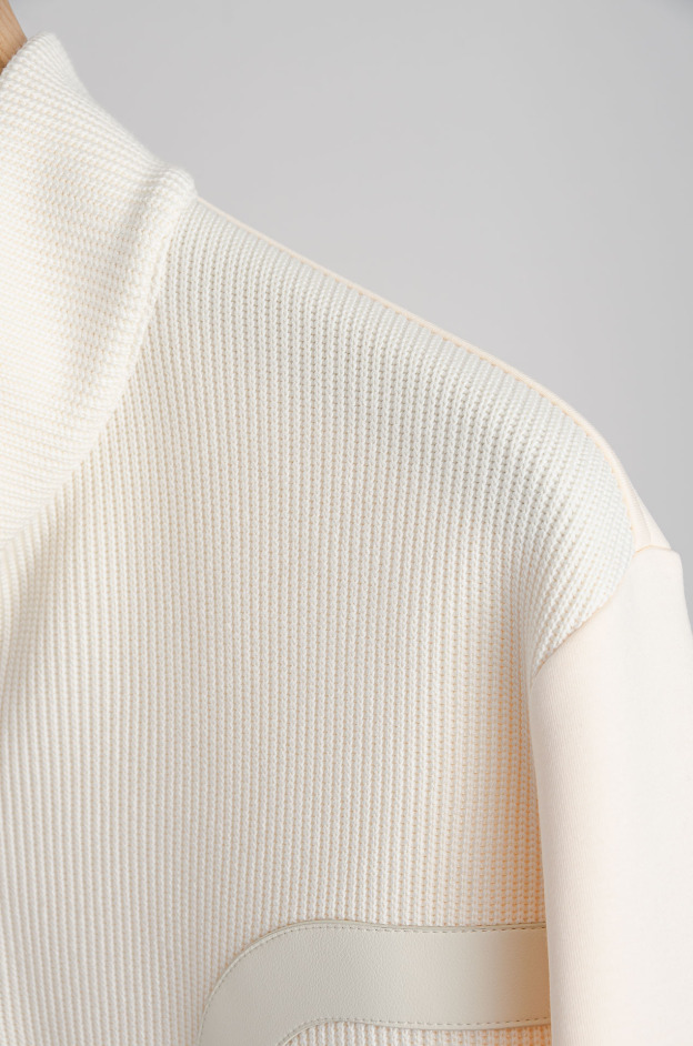 エルメス「Hermès」2025 秋冬 スタンドカラー ジップ ニット