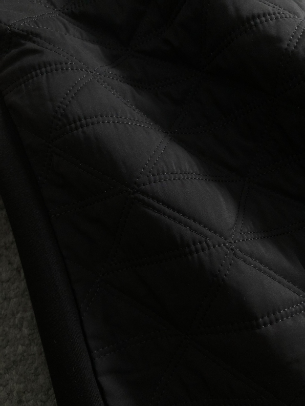 プラダ「Prada」トライアングル ジップポケット スウェットシャツ