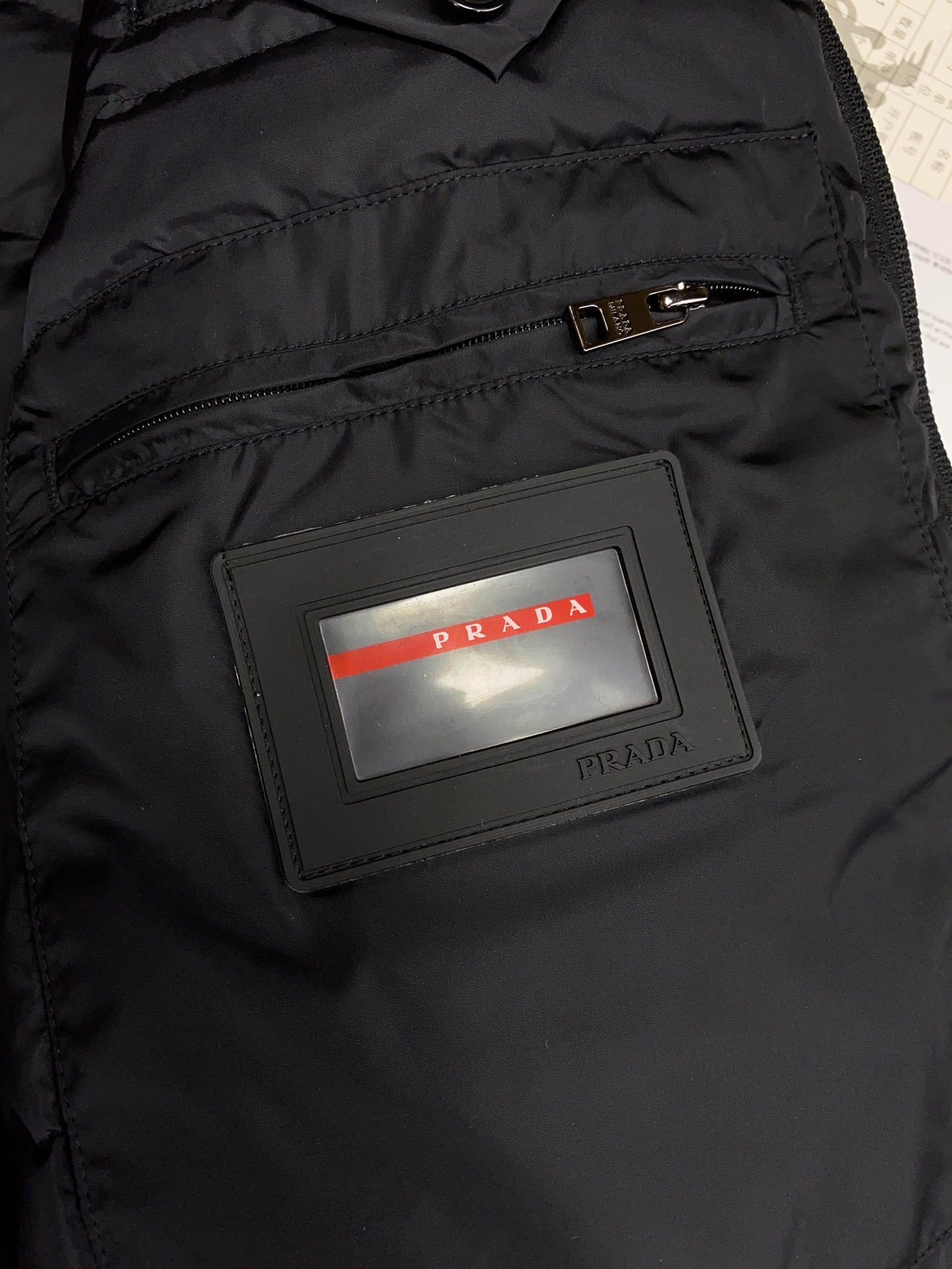 プラダ「Prada」ナイロン ダウン ジャケット