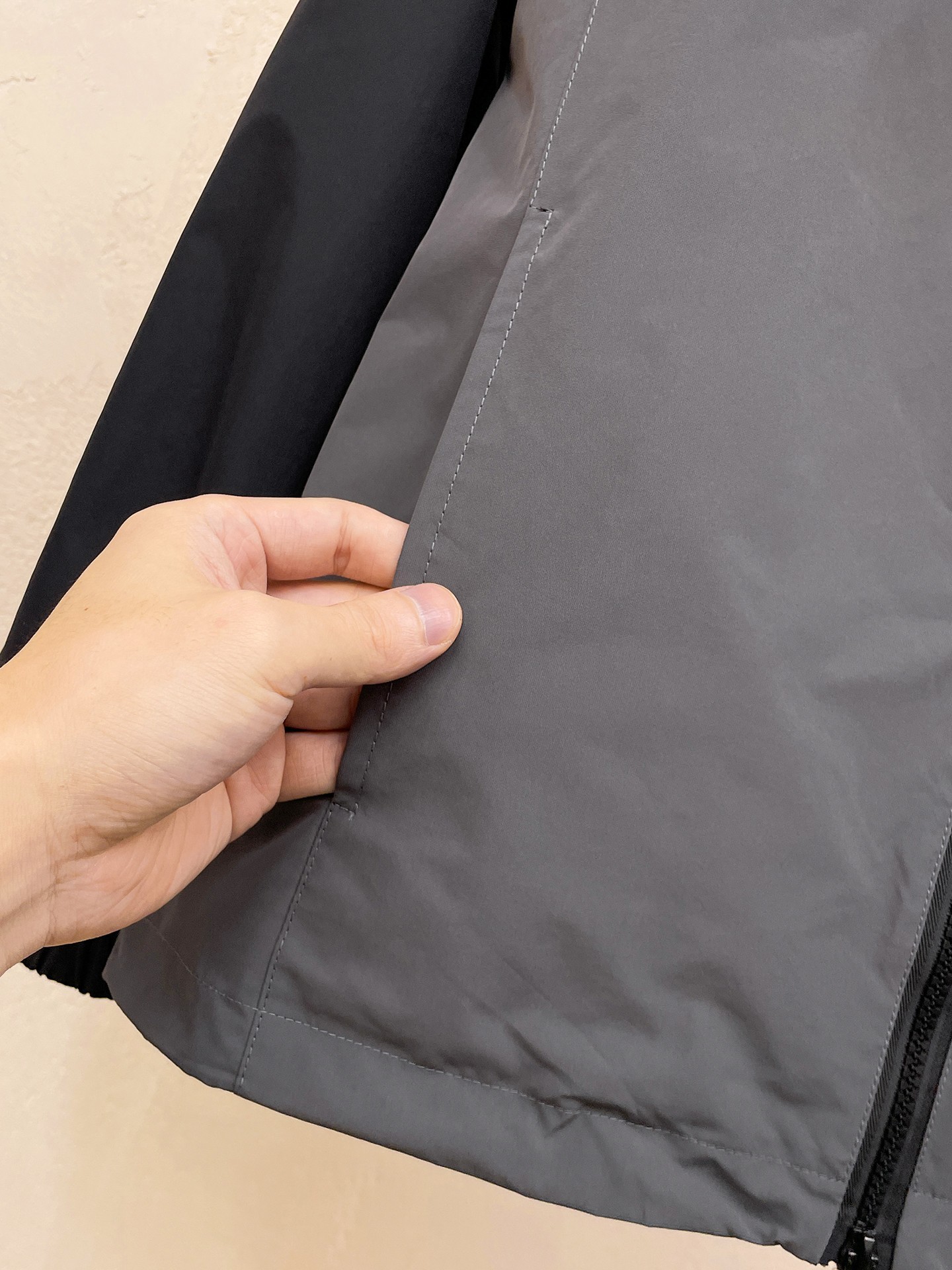 プラダ「Prada」テクニカル ジャケット