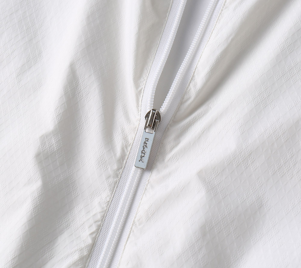 プラダ「Prada」テクニカル ジャケット