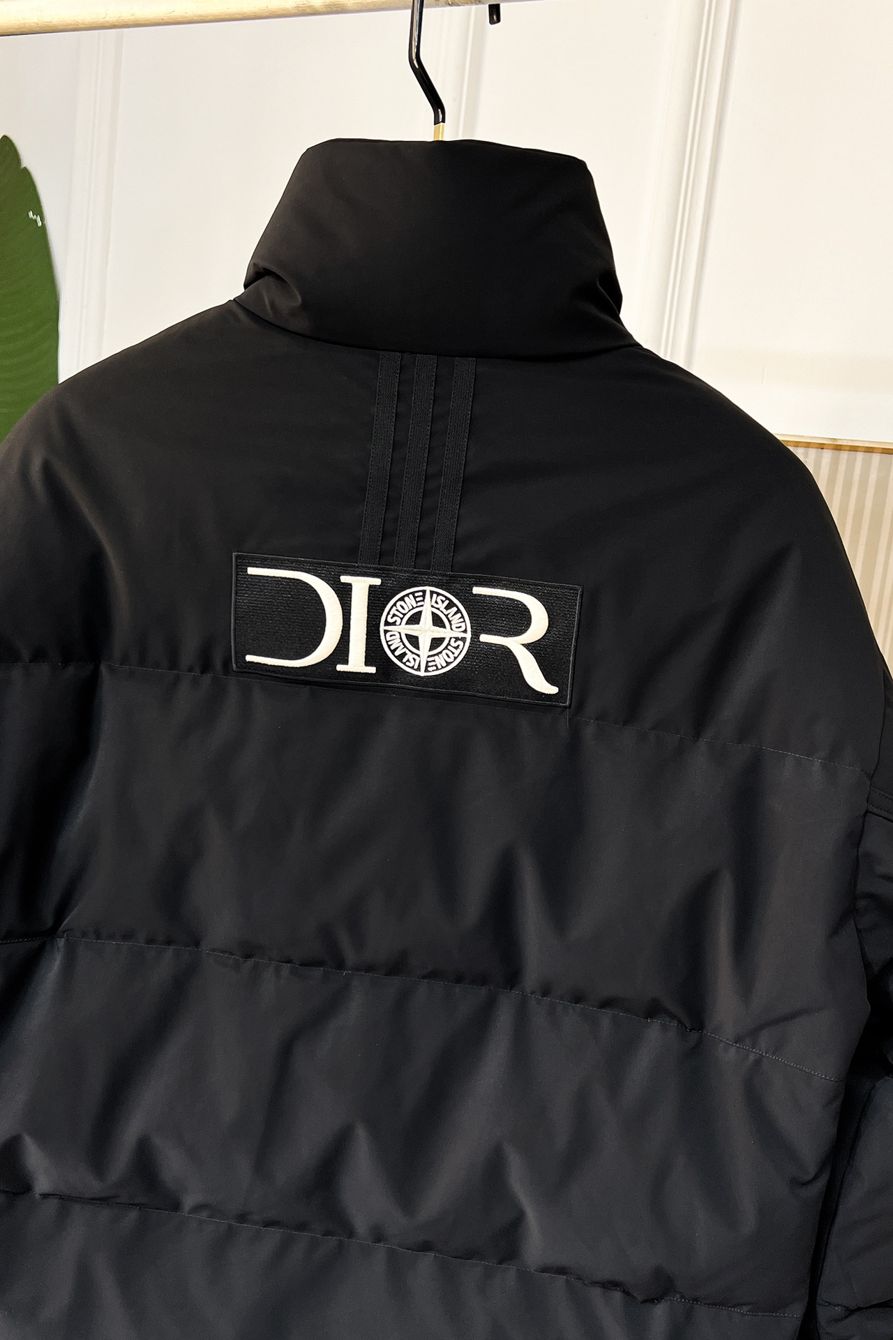 ディオール「Dior」モダン ダウンジャケット
