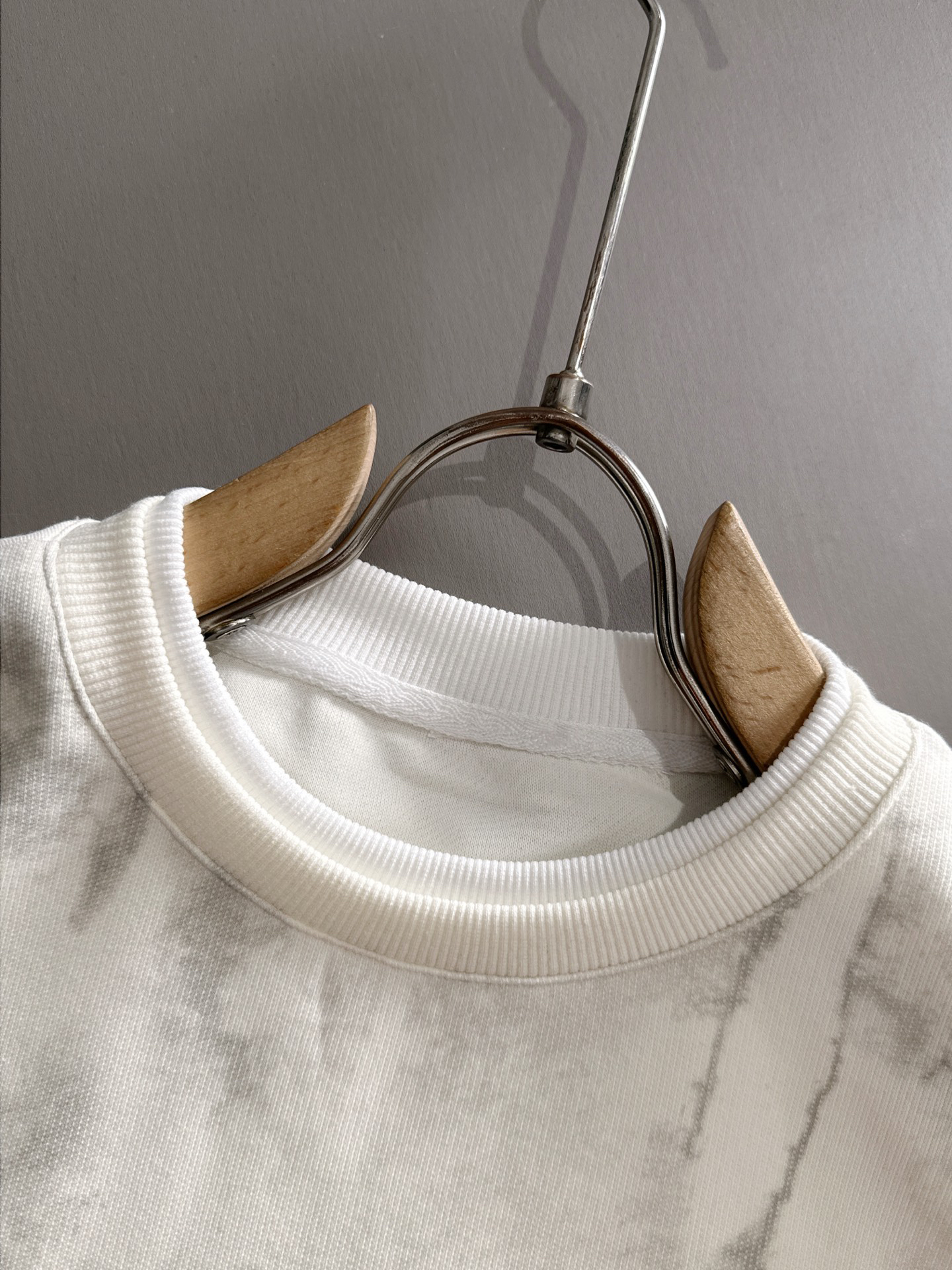 ディオール「Dior」エンブレム タオル刺繍 スウェットシャツ