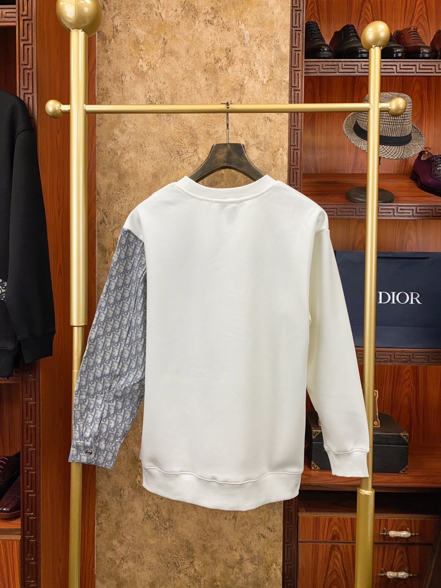 ディオール「Dior」ロゴ スウェットシャツ