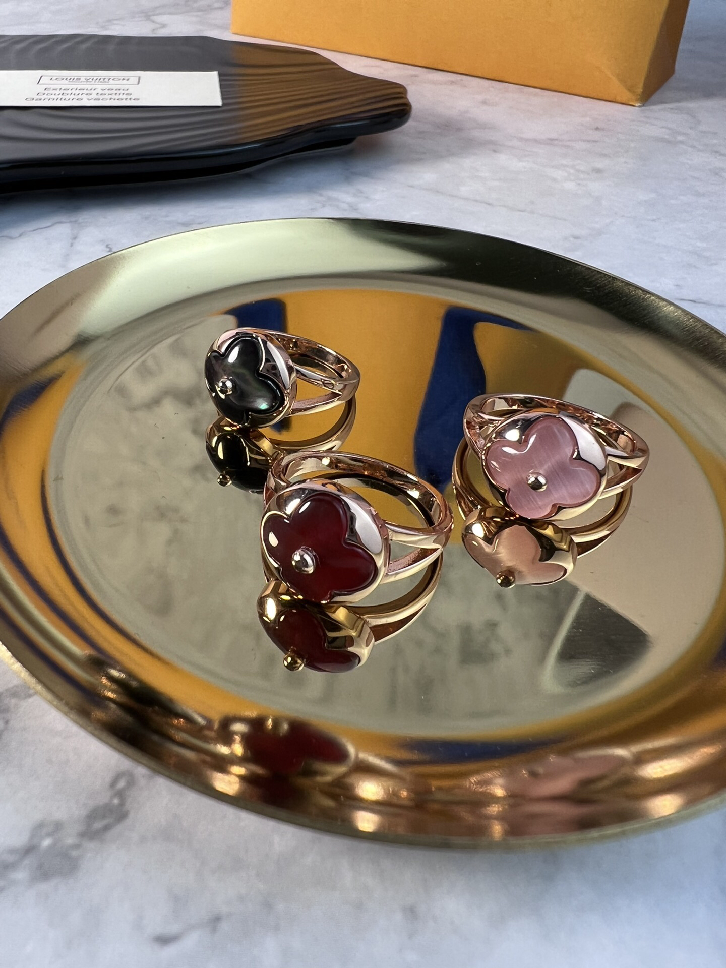 ルイ・ヴィトン「Louis Vuitton」Color Blossom リング