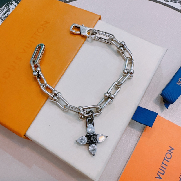 ルイ・ヴィトン「Louis Vuitton」ヴィンテージシルバースタイル ブレスレット