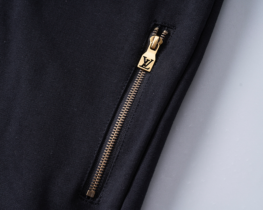 ルイ・ヴィトン「Louis Vuitton」トラックスーツ