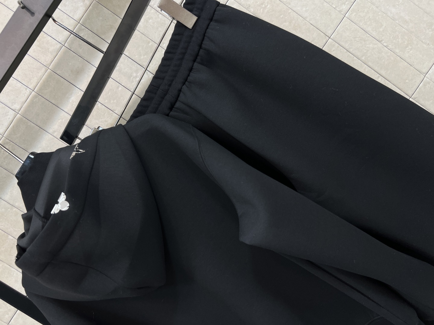 ルイ・ヴィトン「Louis Vuitton」2025秋冬 メンズ スポーツウェア セットアップ