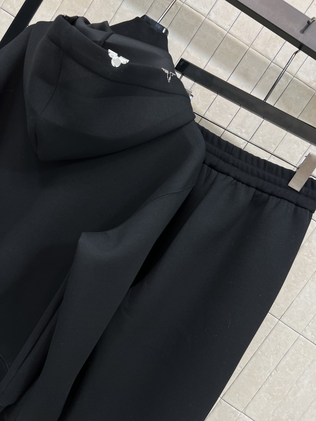 ルイ・ヴィトン「Louis Vuitton」2025秋冬 メンズ スポーツウェア セットアップ