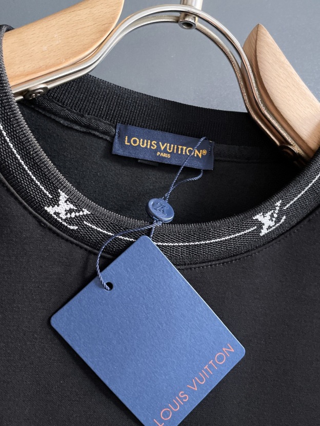 ルイ・ヴィトン「Louis Vuitton」2025秋冬 メンズ スポーツウェア セットアップ