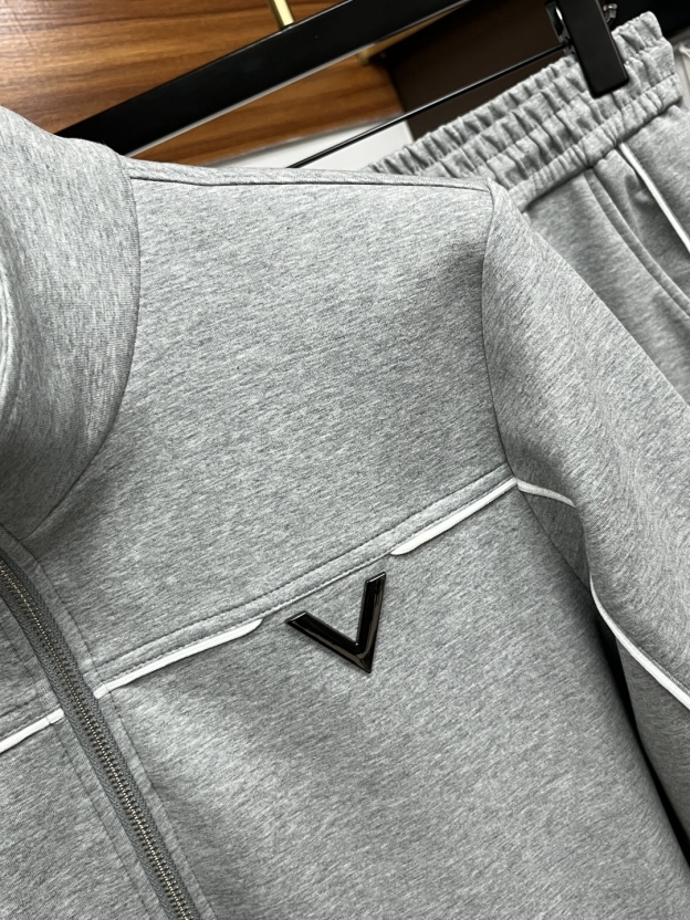 ルイ・ヴィトン「Louis Vuitton」2025秋冬 メンズ スポーツウェア セットアップ