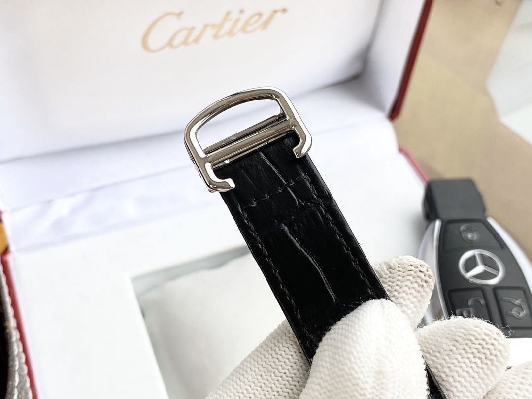 カルティエ「Cartier」バロンブルー ド カートリエ 腕時計 42mm