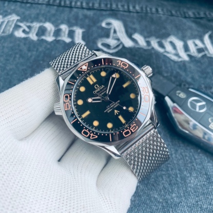 オメガ「Omega」シーマスター 300m ダイバーズ ウォッチ 42mm