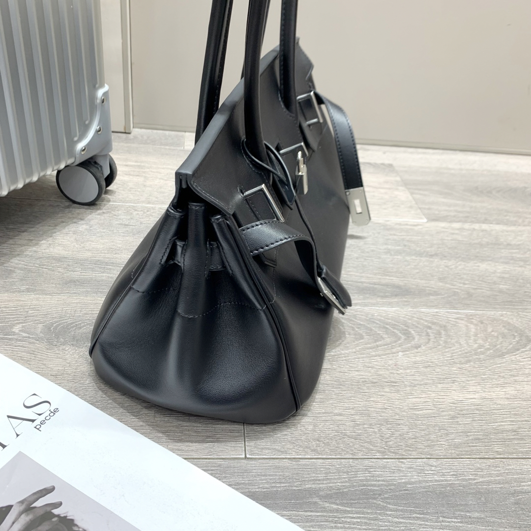 エルメス「Hermès」トランク ホリゾンタル ショルダーバッグ