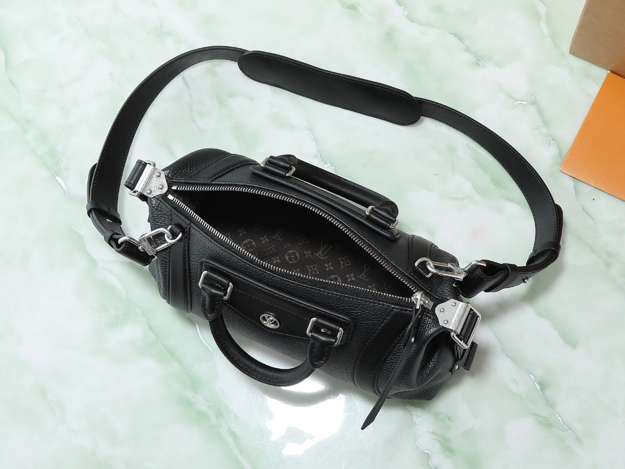 ルイ・ヴィトン「Louis Vuitton」BIKER PM ショルダーバッグ