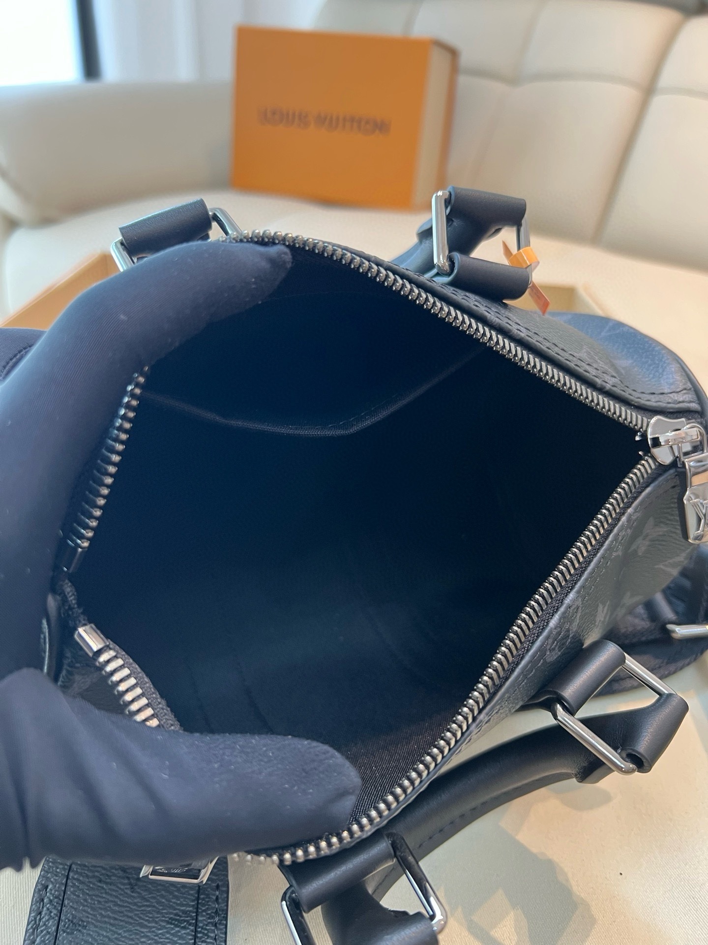 ルイ・ヴィトン「Louis Vuitton」モノグラム エクリプス 逆さま キープオール バンドリエール 25 ハンドバッグ