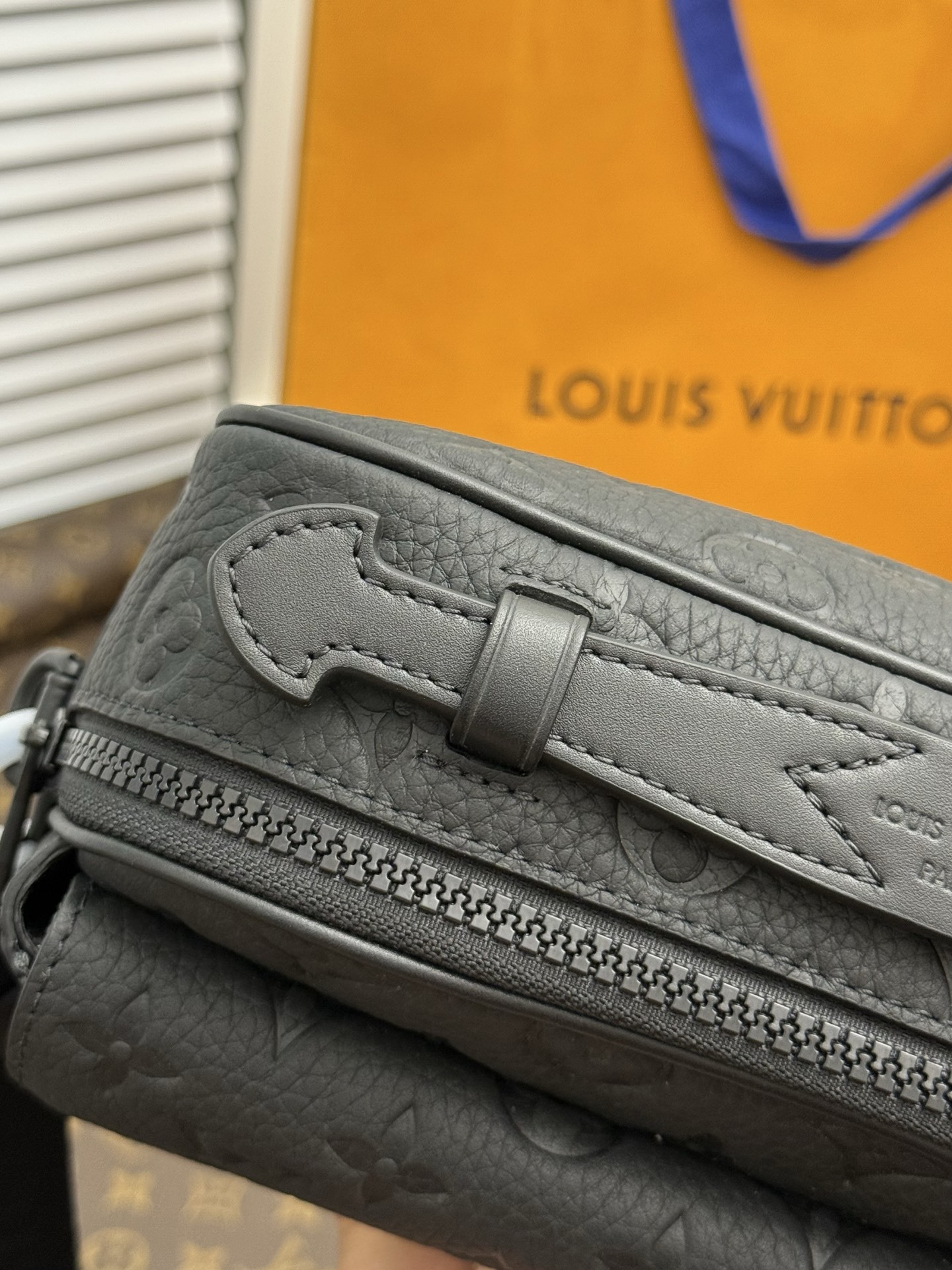 ルイ・ヴィトン「Louis Vuitton」S Lock トーリロンレザー メッセンジャーバッグ