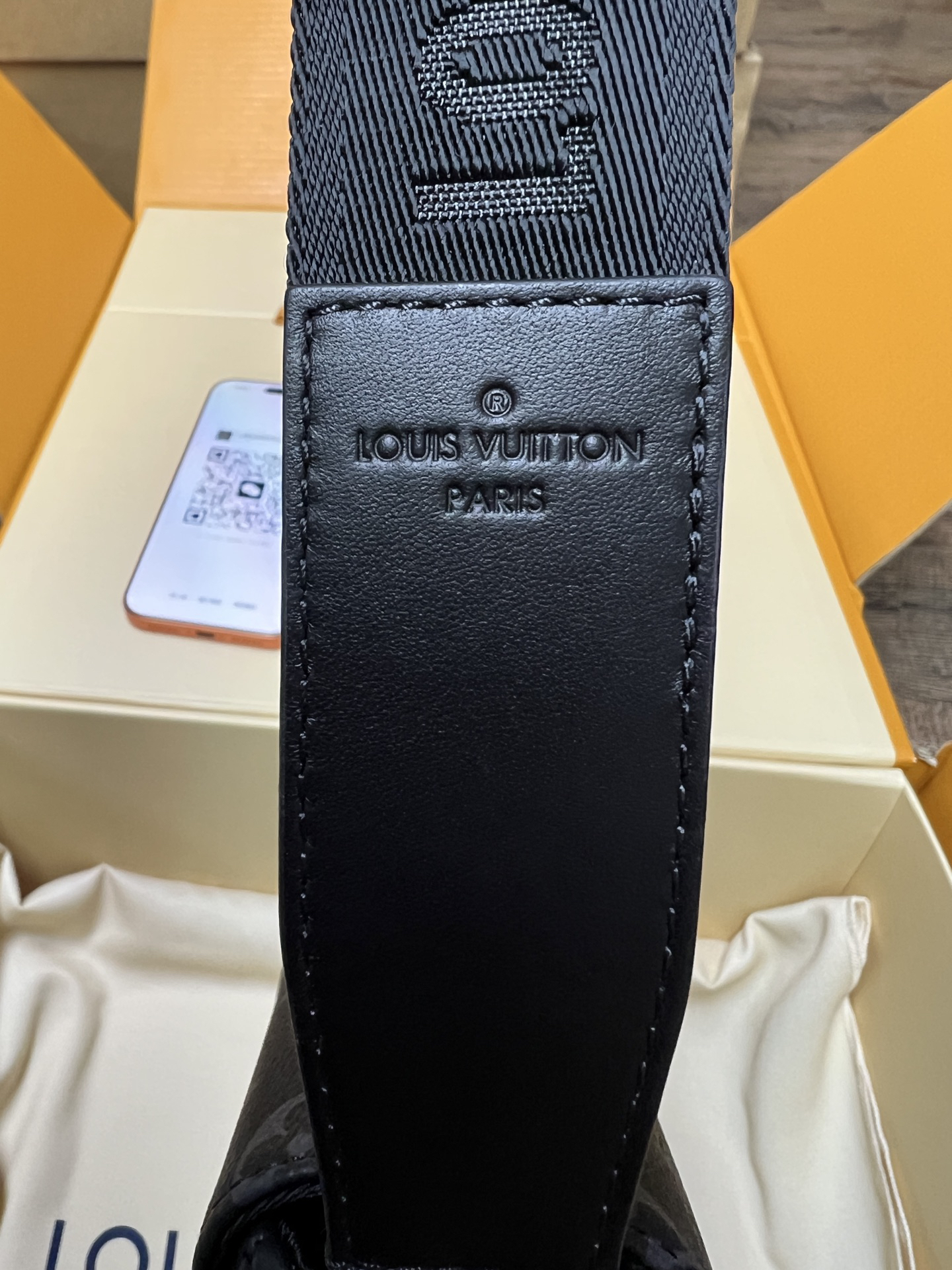 ルイ・ヴィトン「Louis Vuitton」istrict PM メッセンジャーバッグ