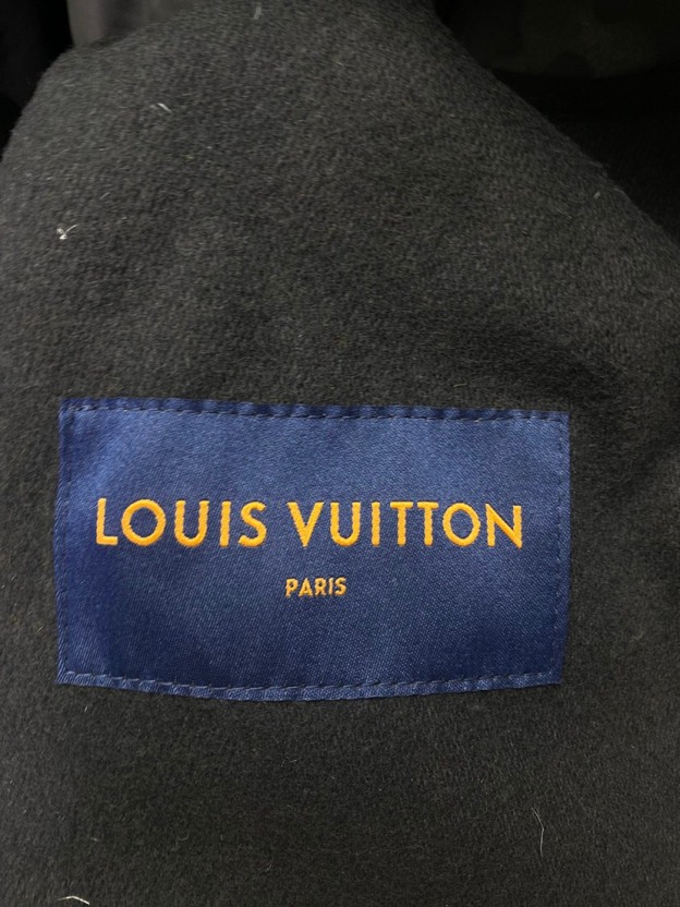 ルイ・ヴィトン「Louis Vuitton」ドゥ-マイユ エンボス加工 ダウンジャケット