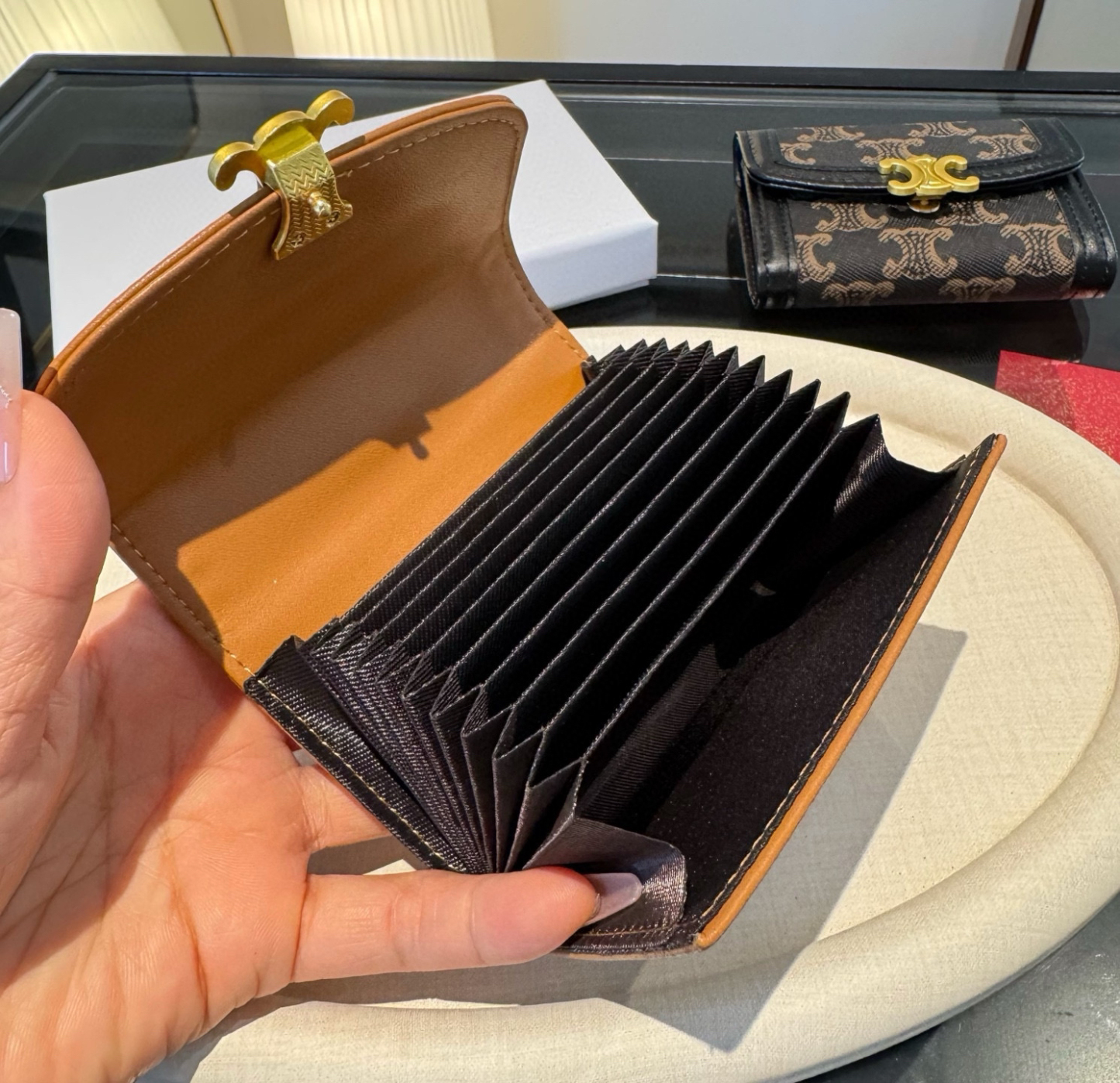 セリーヌ「Celine」エンベロップ チェーンウォレット 長財布