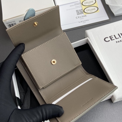 セリーヌ「Celine」プチ ツートン グラン シャン リザード プレート付き ウォレット