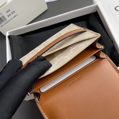 セリーヌ「Celine」TRIOMPHE カードケース