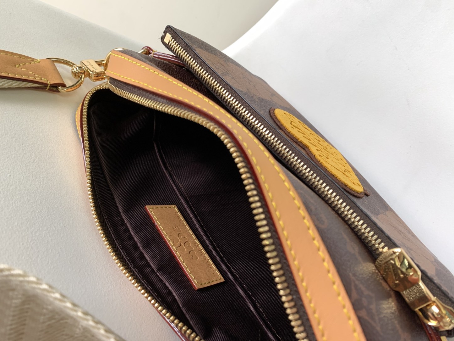 ルイ・ヴィトン「Louis Vuitton」新作 Trio メッセンジャーバッグ