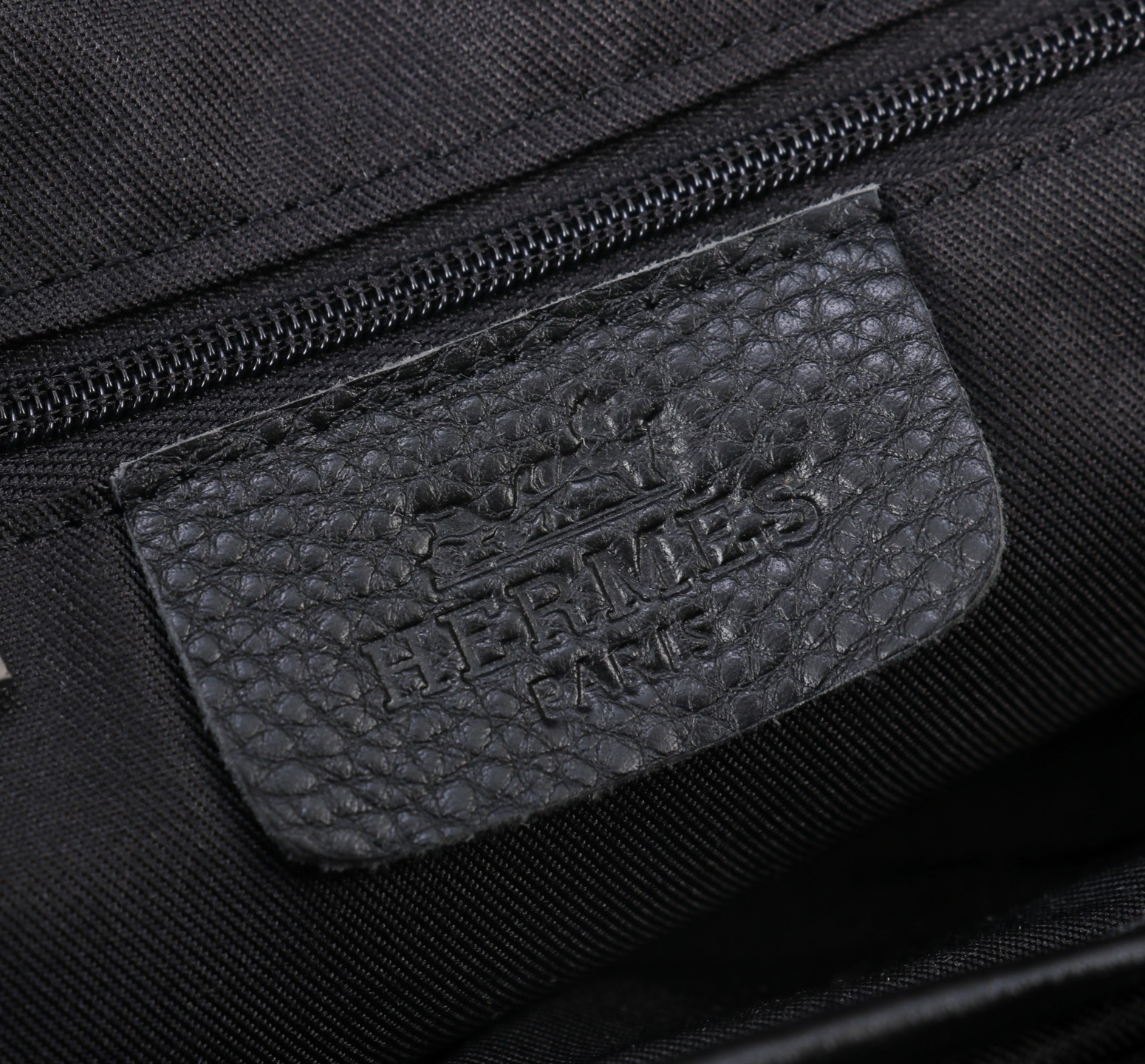 エルメス「Hermès」エンボス レザー ファニーパック