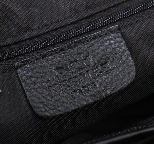 エルメス「Hermès」エンボス レザー ファニーパック