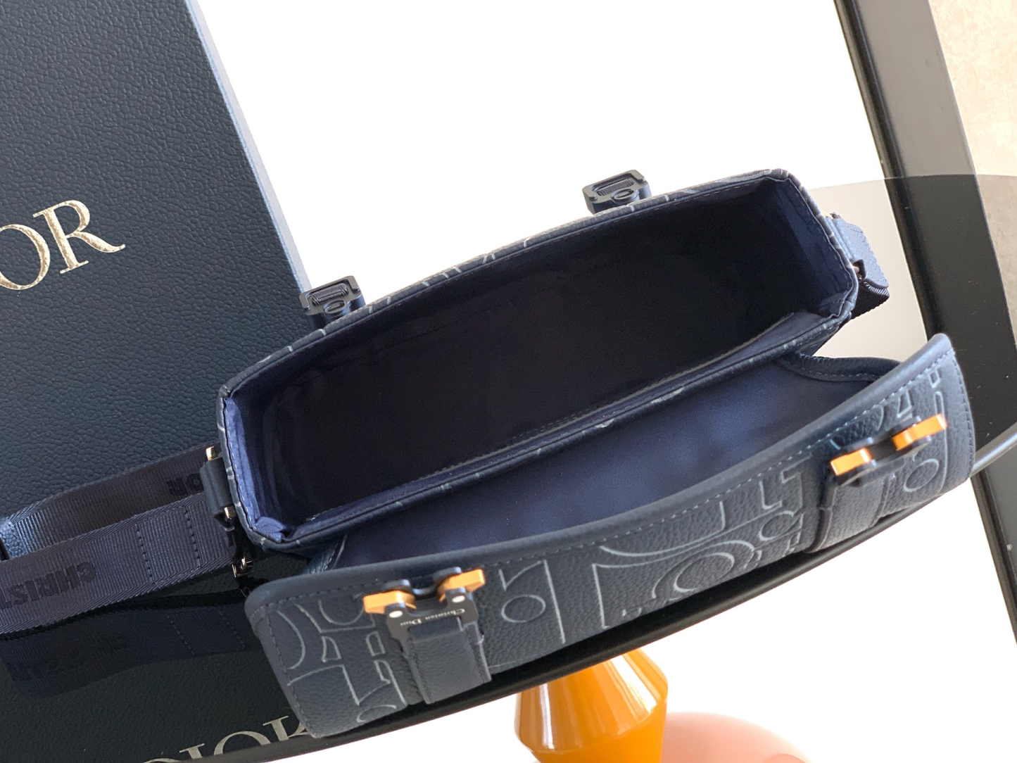 ディオール「Dior」Hit The Road フラップ メッセンジャーバッグ