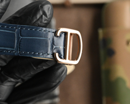 カルティエ「Cartier」アースシリーズ腕時計47mm