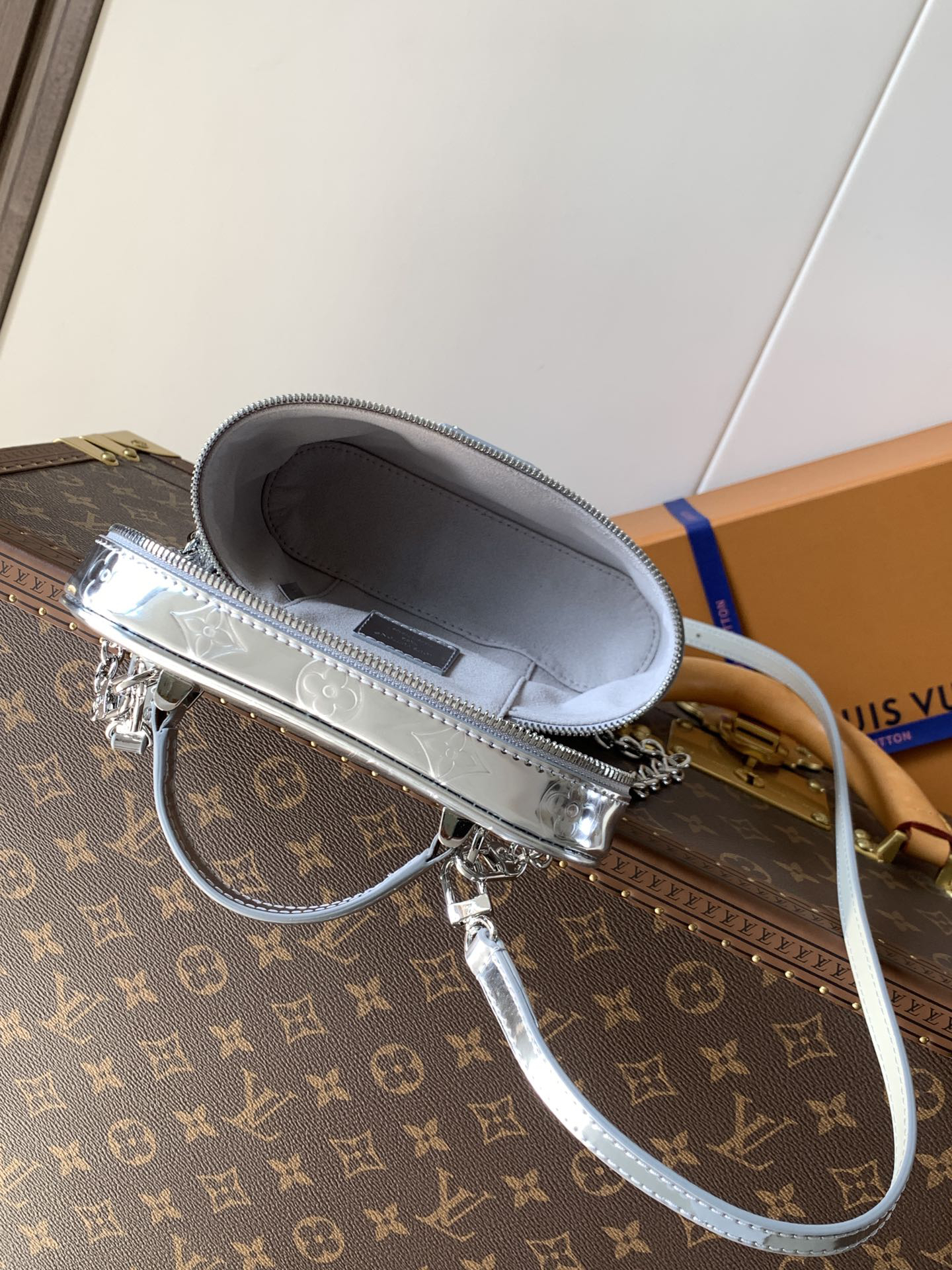 ルイ・ヴィトン「Louis Vuitton」Vanity Chain Pouch ハンドバッグ