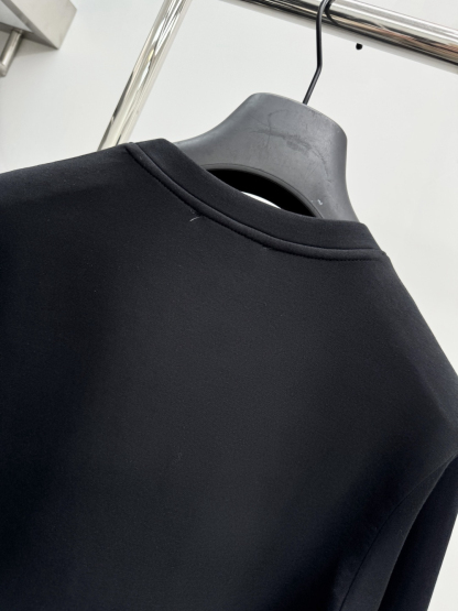 エルメス「Hermès」立体刺繍ロゴ 長袖スウェット