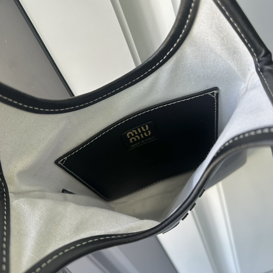 ミュウミュウ「Miu Miu」ミニ ティータートートバッグ