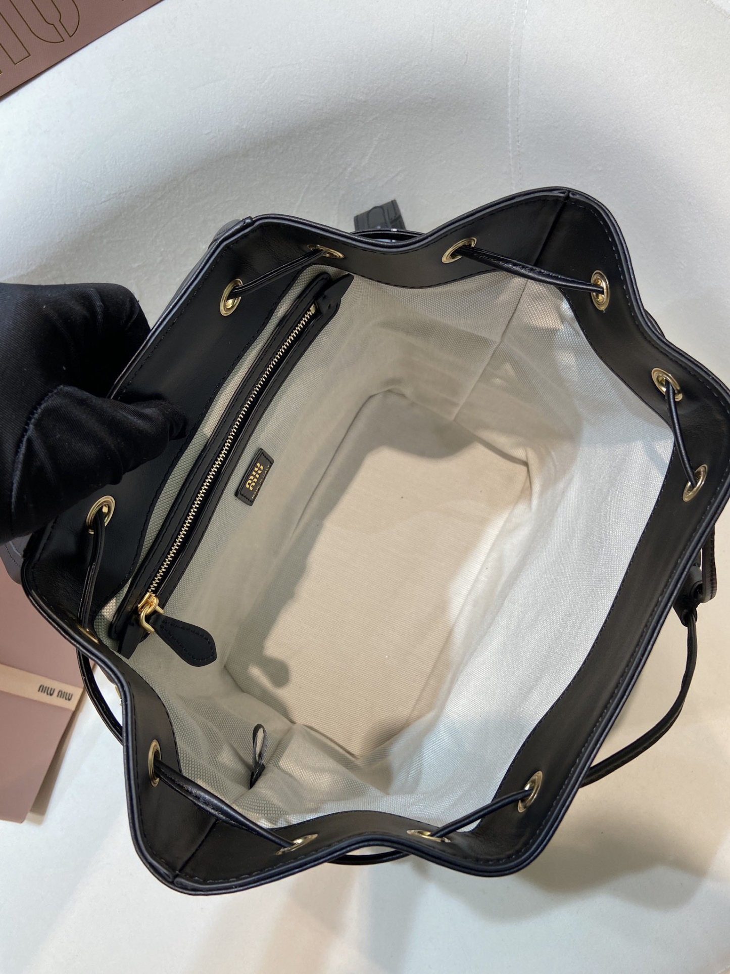 ミュウミュウ「Miu Miu」レザーバックパック