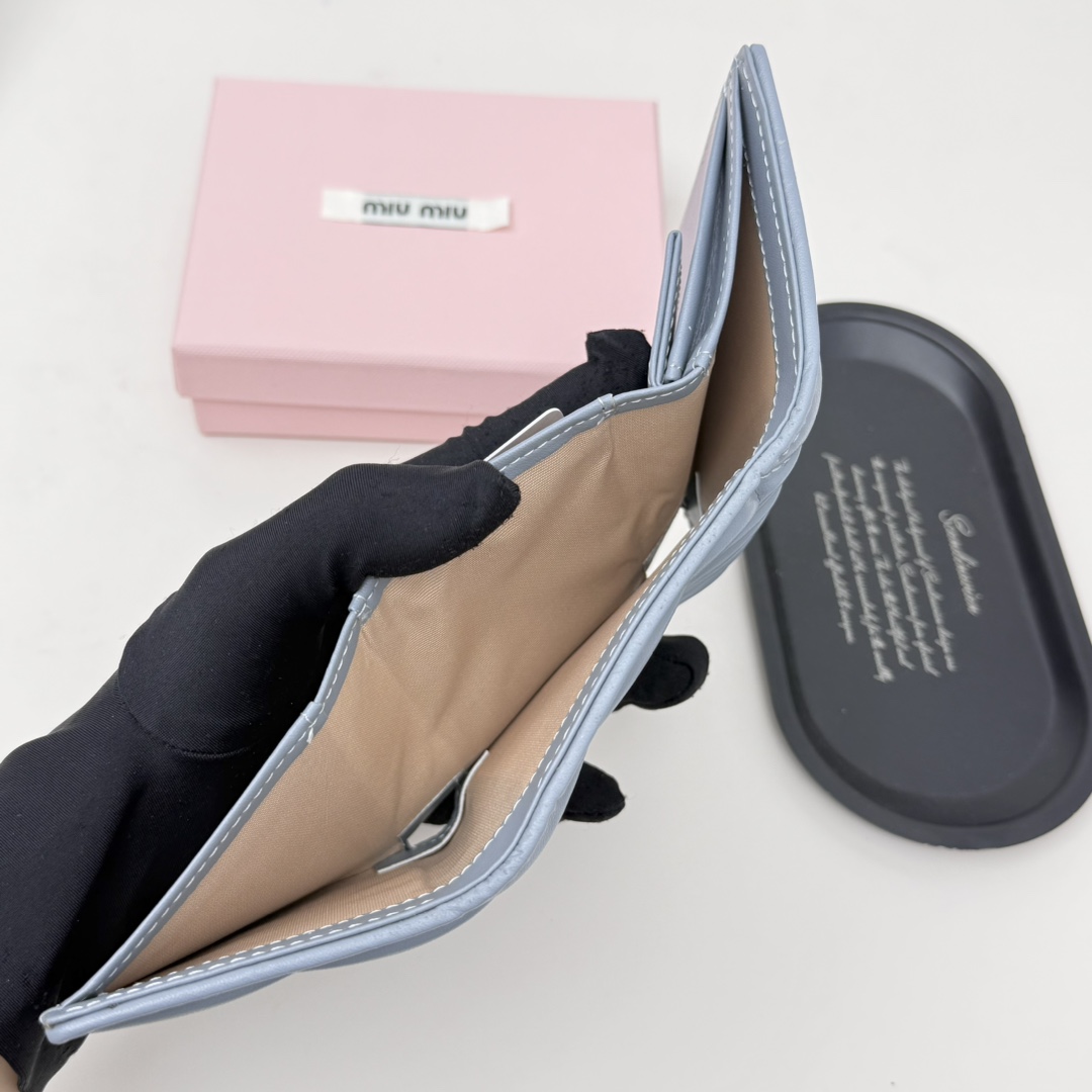 ミュウミュウ「Miu Miu」ミュウミュウ マテラッセ ラムスキン コンパクトバッグ 791 / ショルダーバッグ