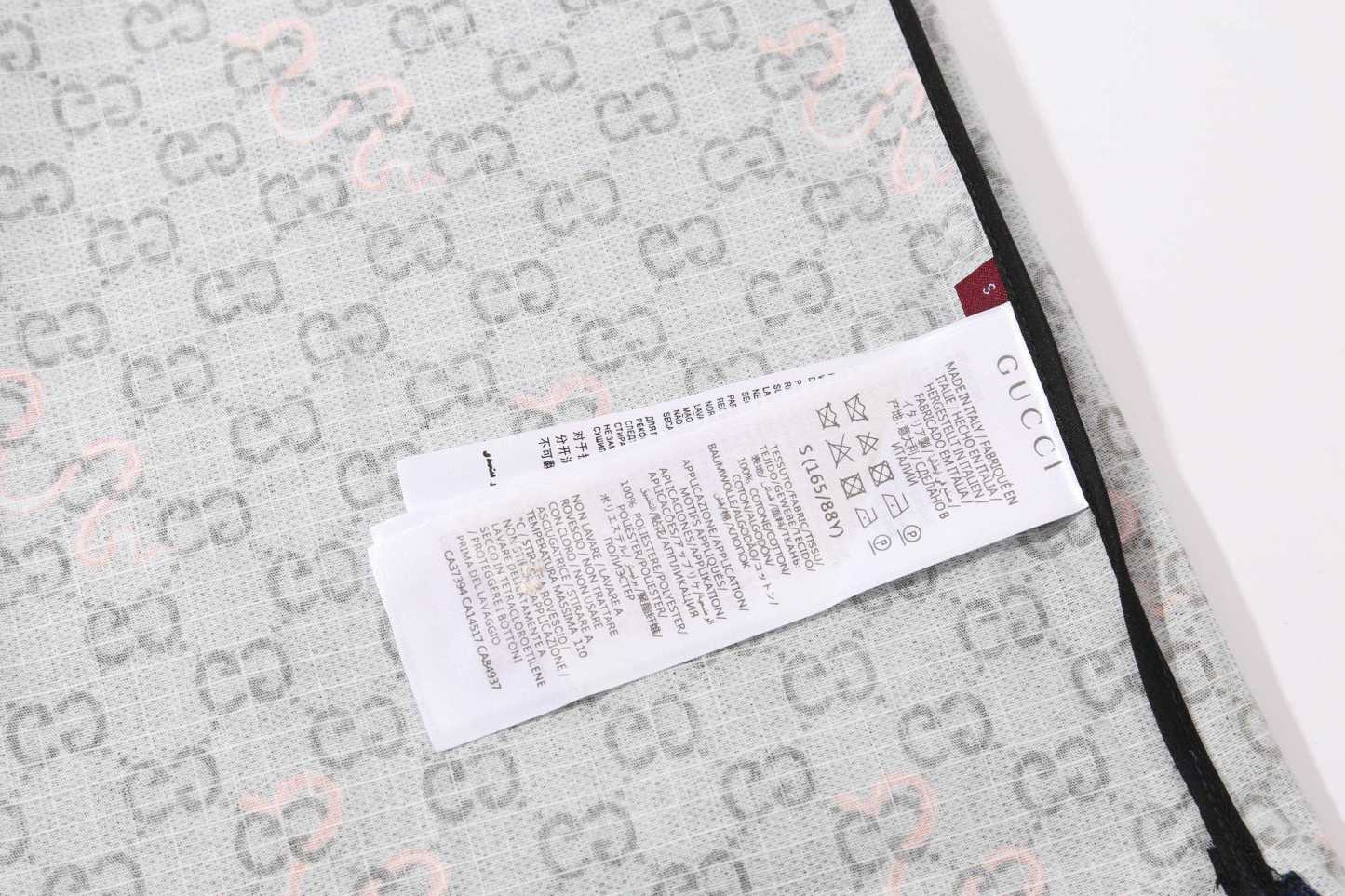 グッチ「Gucci」グッチ オールオーバーロゴ ショートスリーブシャツ / デニムシャツ