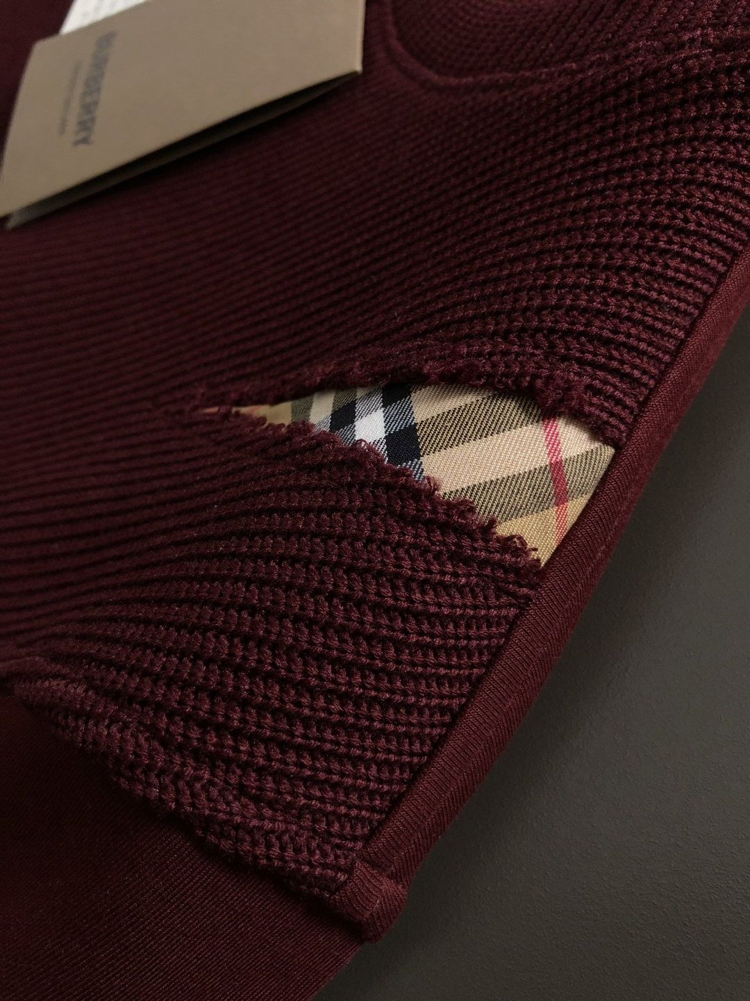 バーバリー「Burberry」バーバリー チェック×ナイト刺繍 クルーネックスウェットシャツ / ロングスリーブスウェット