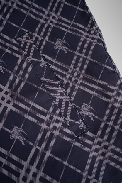 バーバリー「Burberry」バーバリー ロゴプリント ジップアップジャケット / アウター