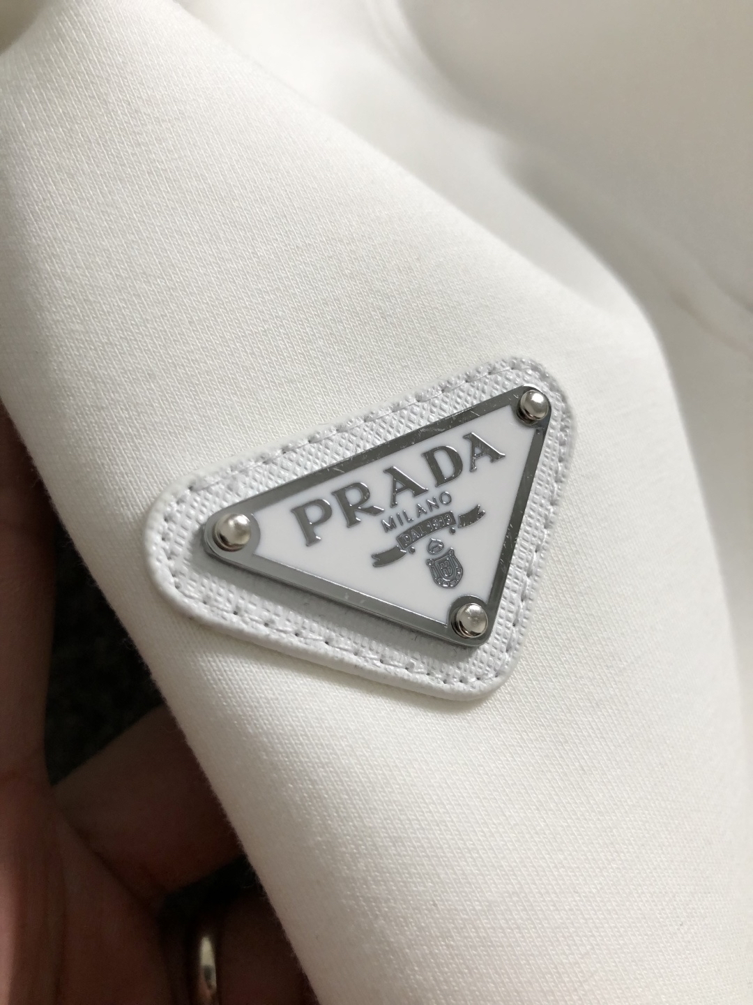 プラダ「Prada」プラダ リサイクルダブルジャージー ジップアップスウェットシャツ / プルオーバー
