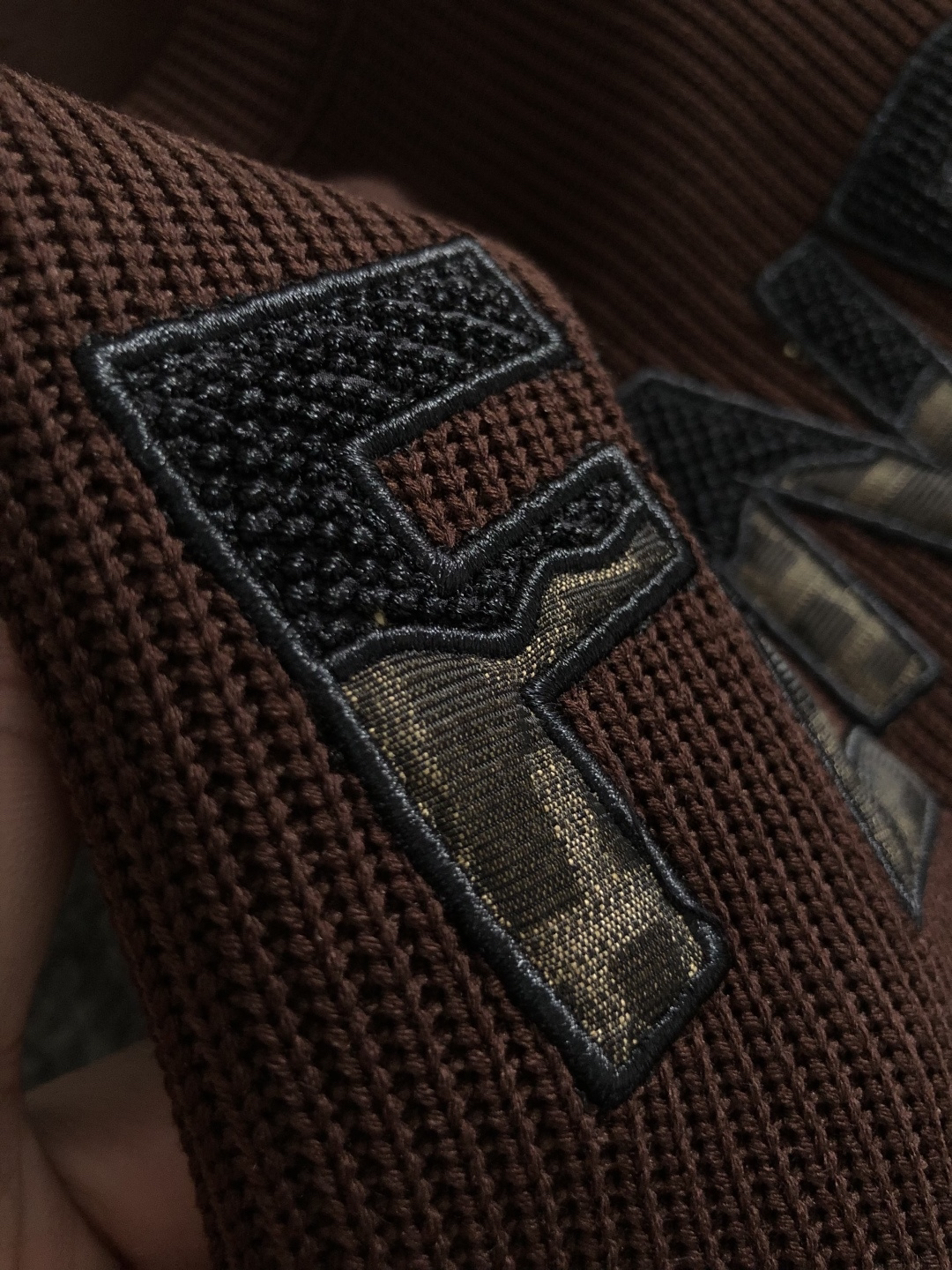 フェンディ「Fendi」フェンディ ロゴパッチ ジップアップスウェットシャツ / プルオーバー