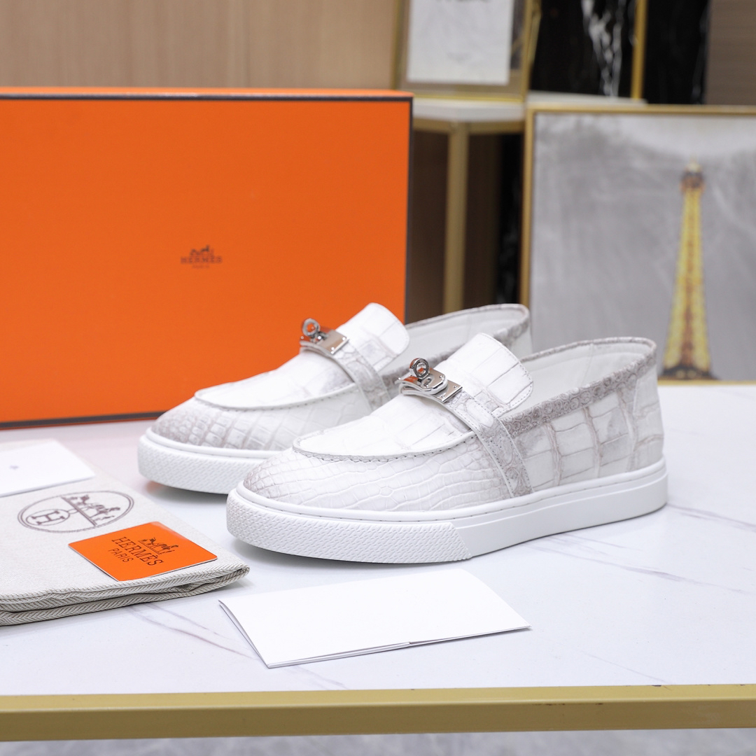 エルメス［Hermès］おしゃれなペアスニーカー