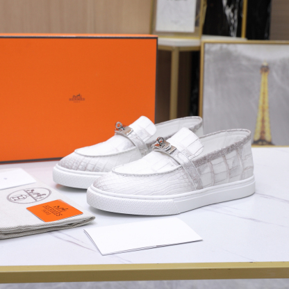 エルメス［Hermès］おしゃれなペアスニーカー